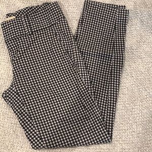G.H.Bass&Co black and cream checkered pants are low waisted and cropped